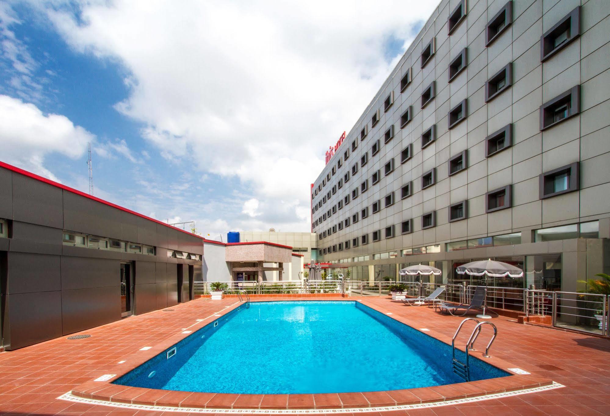 Hotel Ibis Lagos Ikeja Extérieur photo