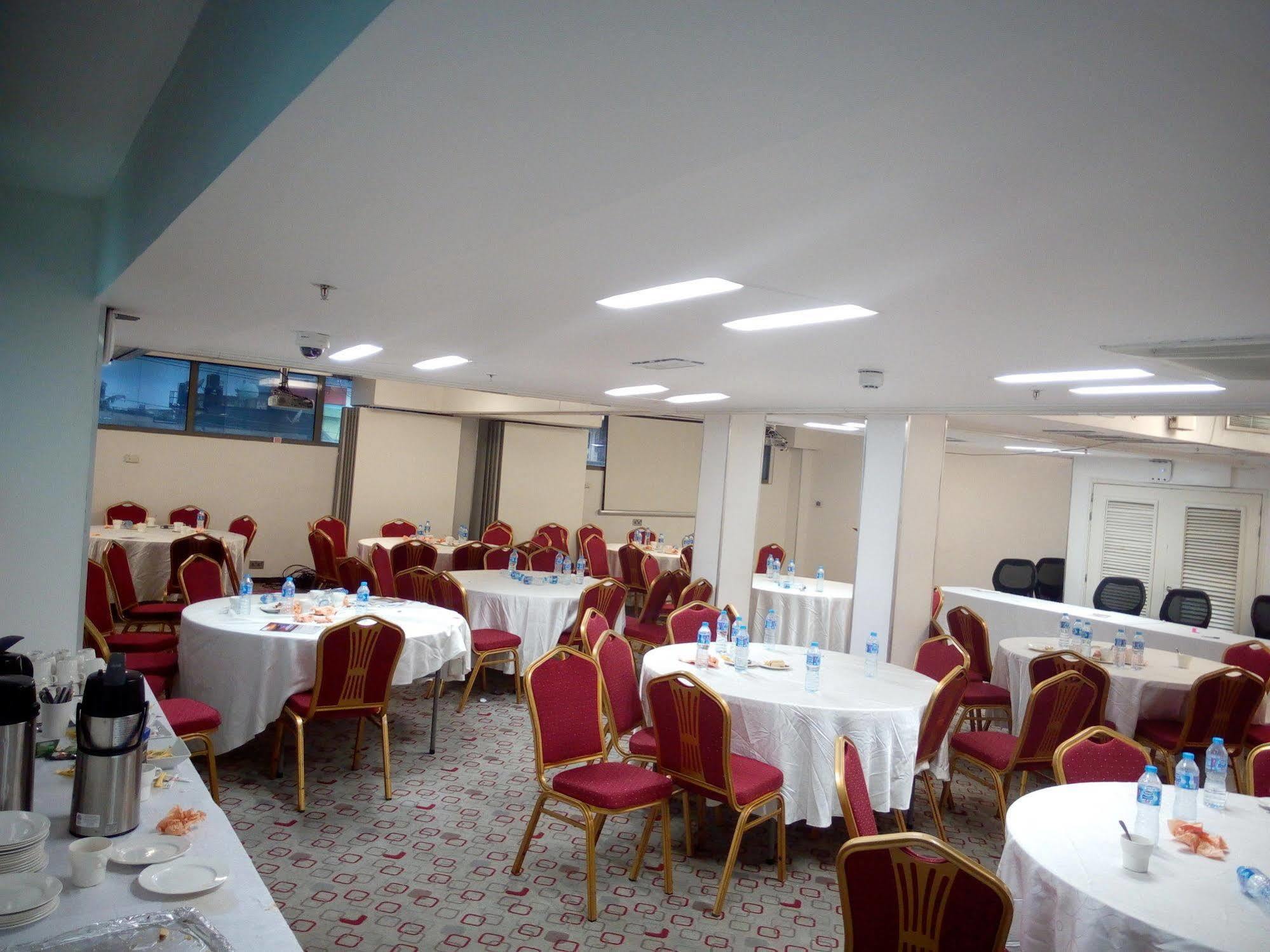 Hotel Ibis Lagos Ikeja Extérieur photo